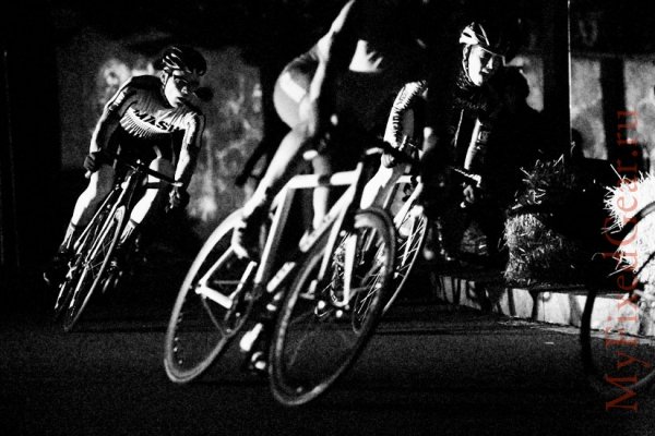 red_hook_criterium_milano_2013_5289cf_22.jpg