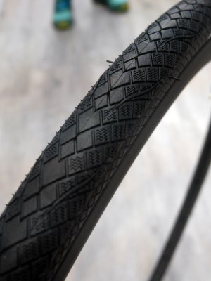 Vittoria_Rubino-Pro-Endurance_wet-cold-winter-tire_Graphene.jpg