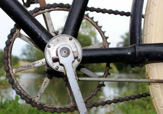1900 ROYAL ENFIELD with Band Brake 53 – The Online Bicycle Museum.jpg
