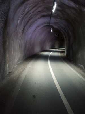18-tunnel.jpg
